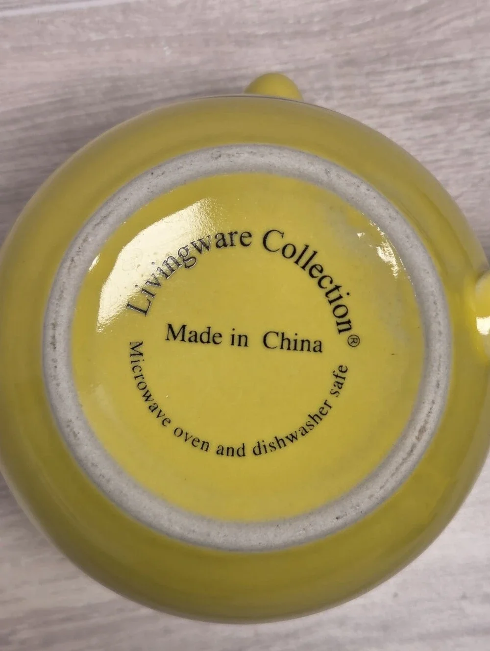 Dolce Vita Home Collection Yellow 12 oz Mug Smiling Face 3D Nose Stoneware Cup